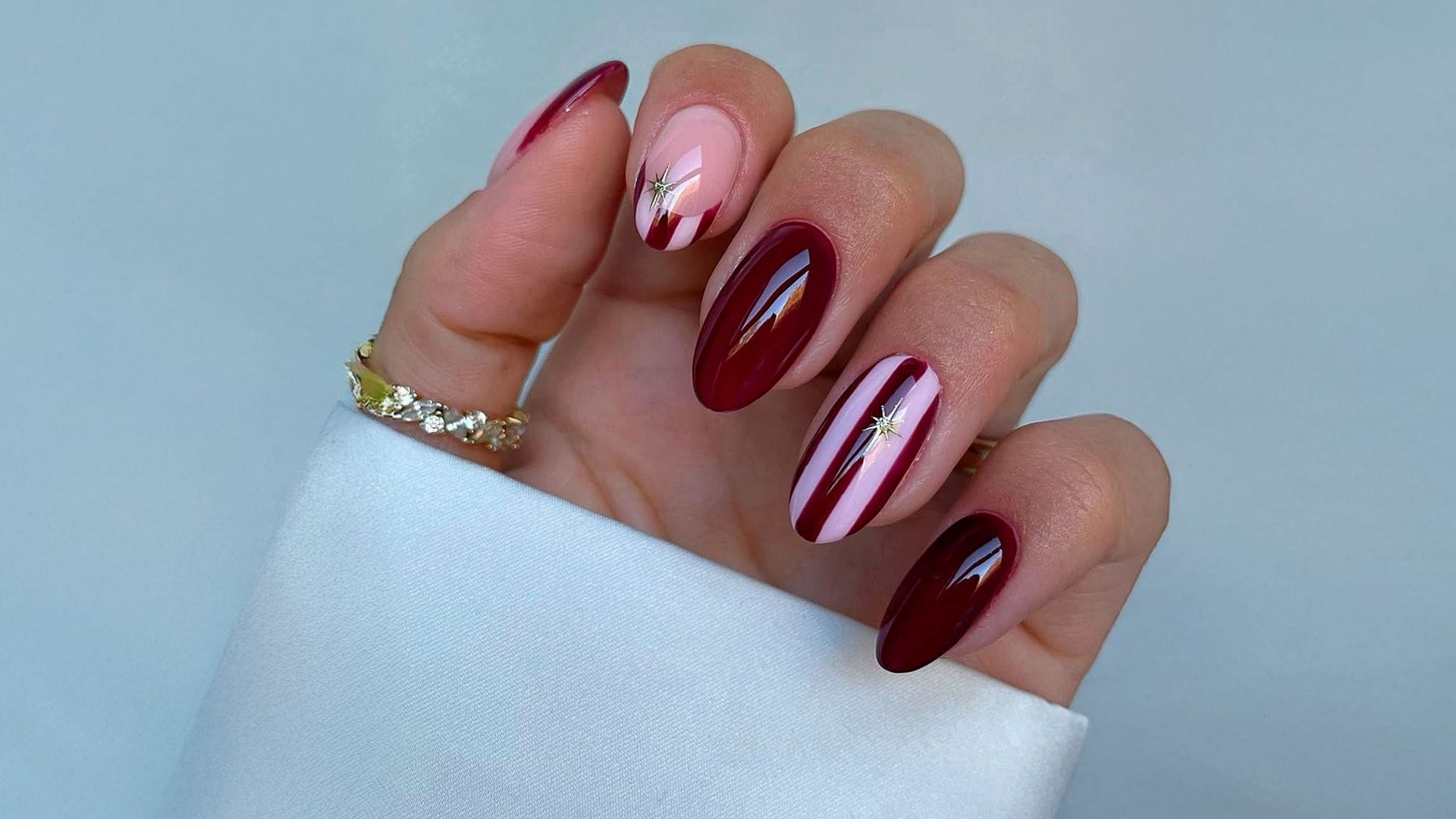 9 uñas para Navidad 2025: diseños en tendencia elegantes y especiales