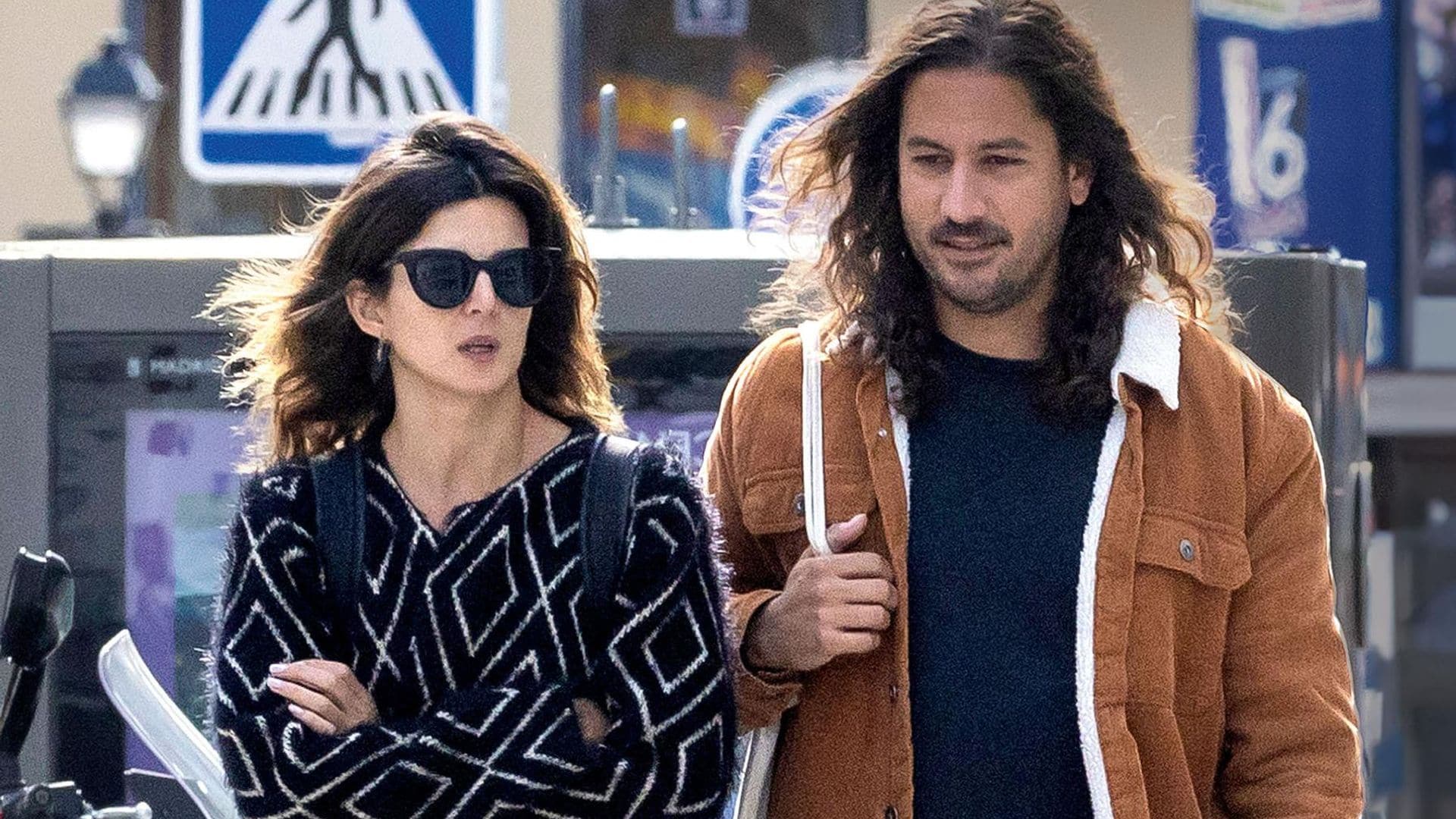 Clara Lago y su novio, José Lucena, comparten estilo y melena