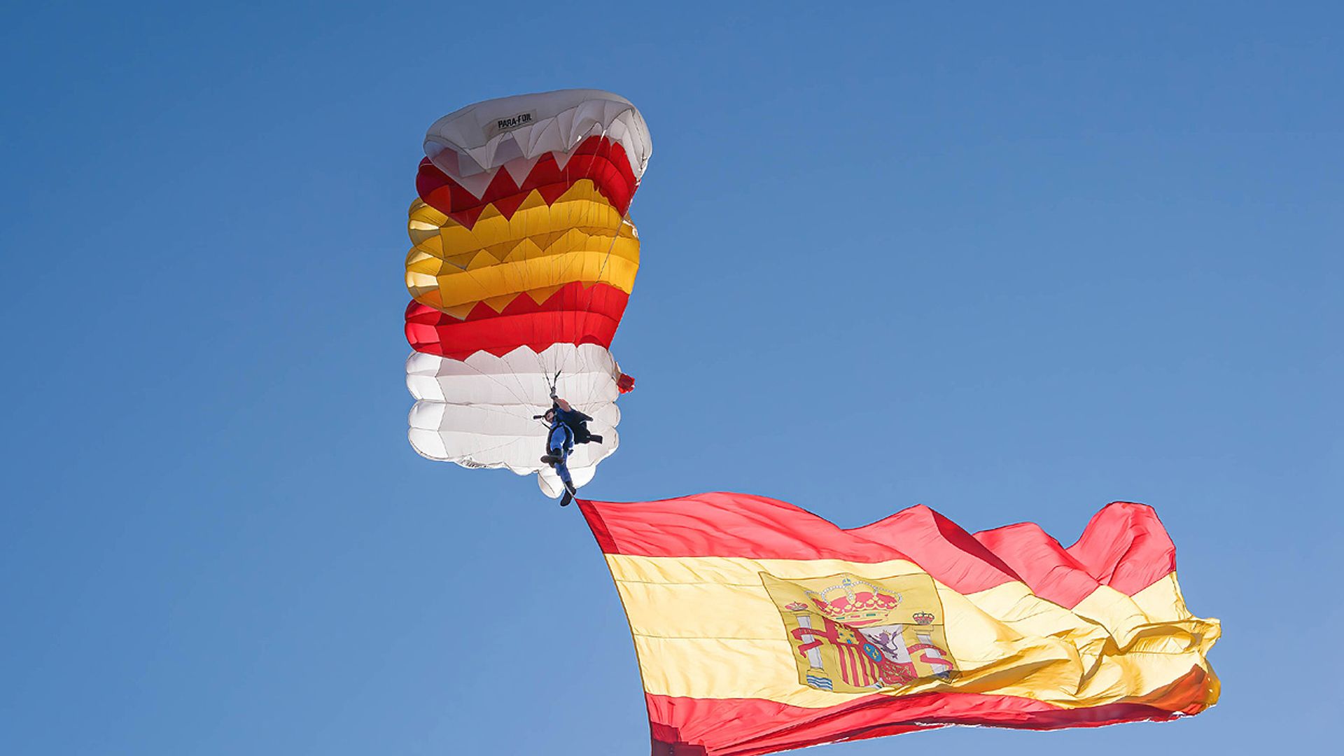 Por primera vez en la historia, una mujer desplegará la bandera de España en el desfile del 12 de octubre