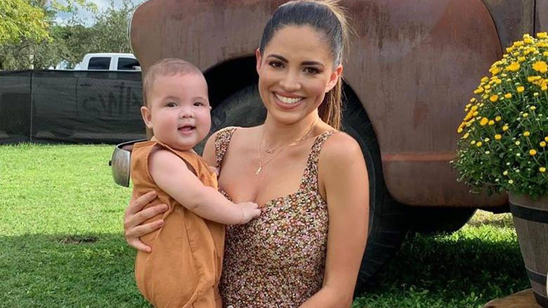 Pamela Silva presume el simpático disfraz de esqueleto de Baby Ford, ¡tienes que verlo!