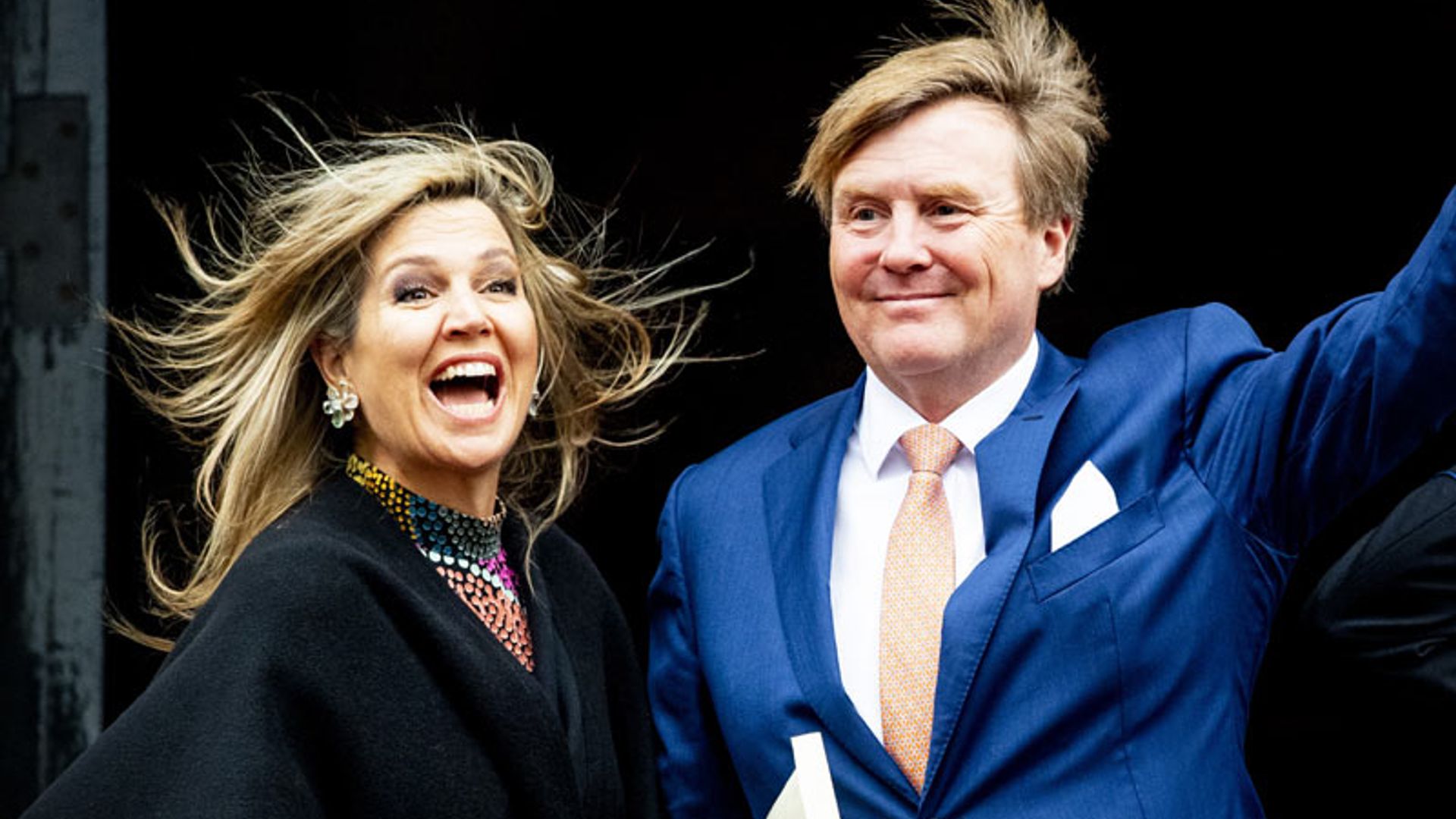 Con la mejor de sus sonrisas y luchando contra el viento, así arrancan los Reyes de Holanda 2019