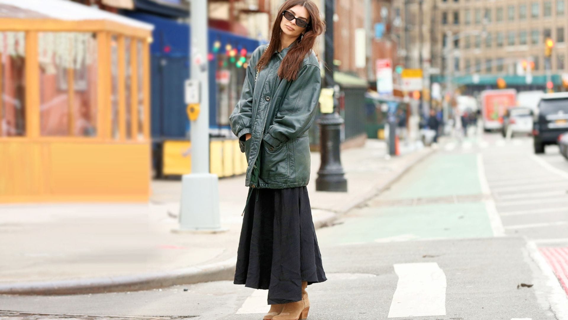 Emily Ratajkowski confirma que nuestras botas preferidas seguirán siendo tendencia en 2024