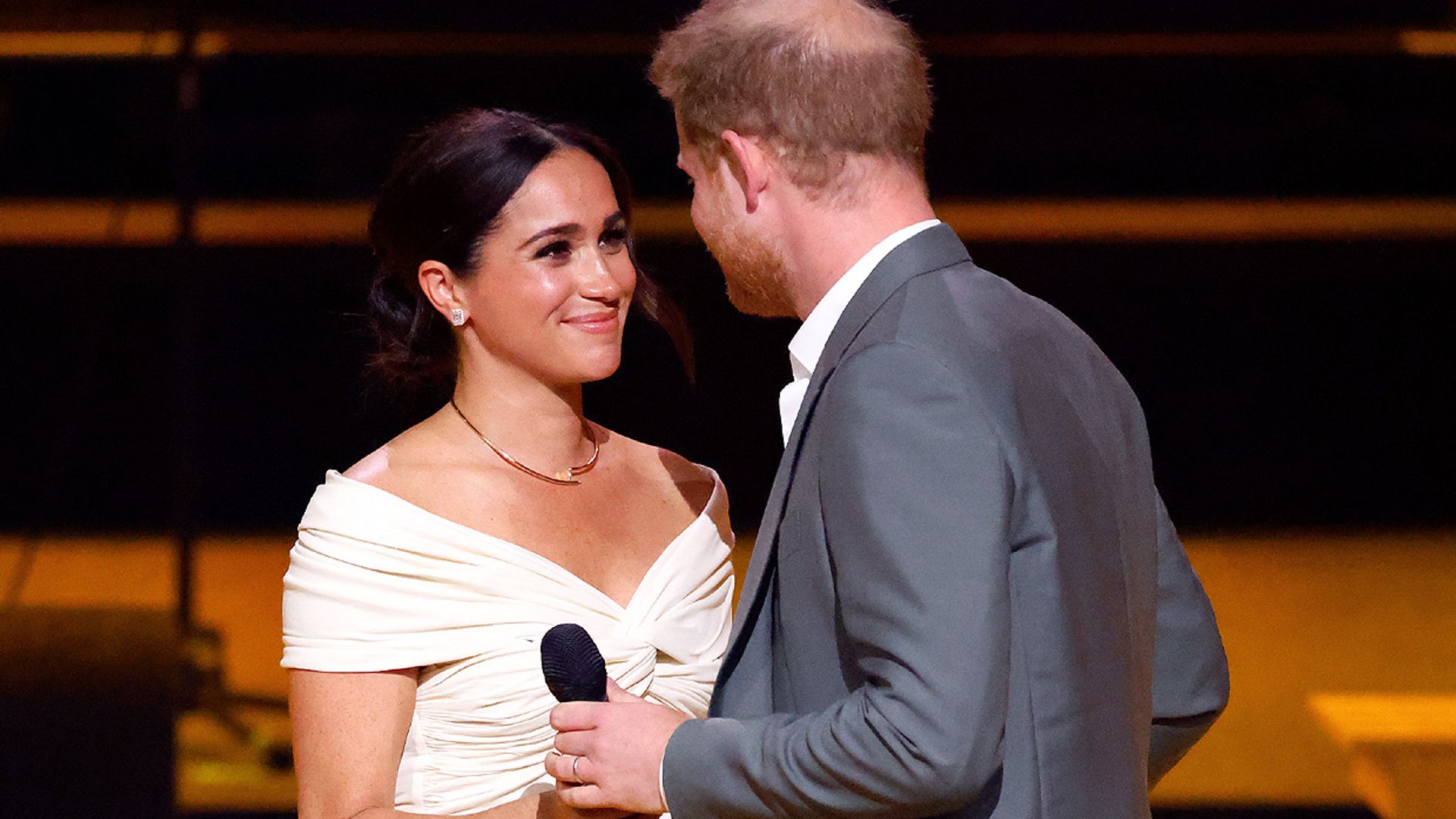 Todos los mensajes (ocultos o no) que han lanzado los duques de Sussex en su regreso a Europa