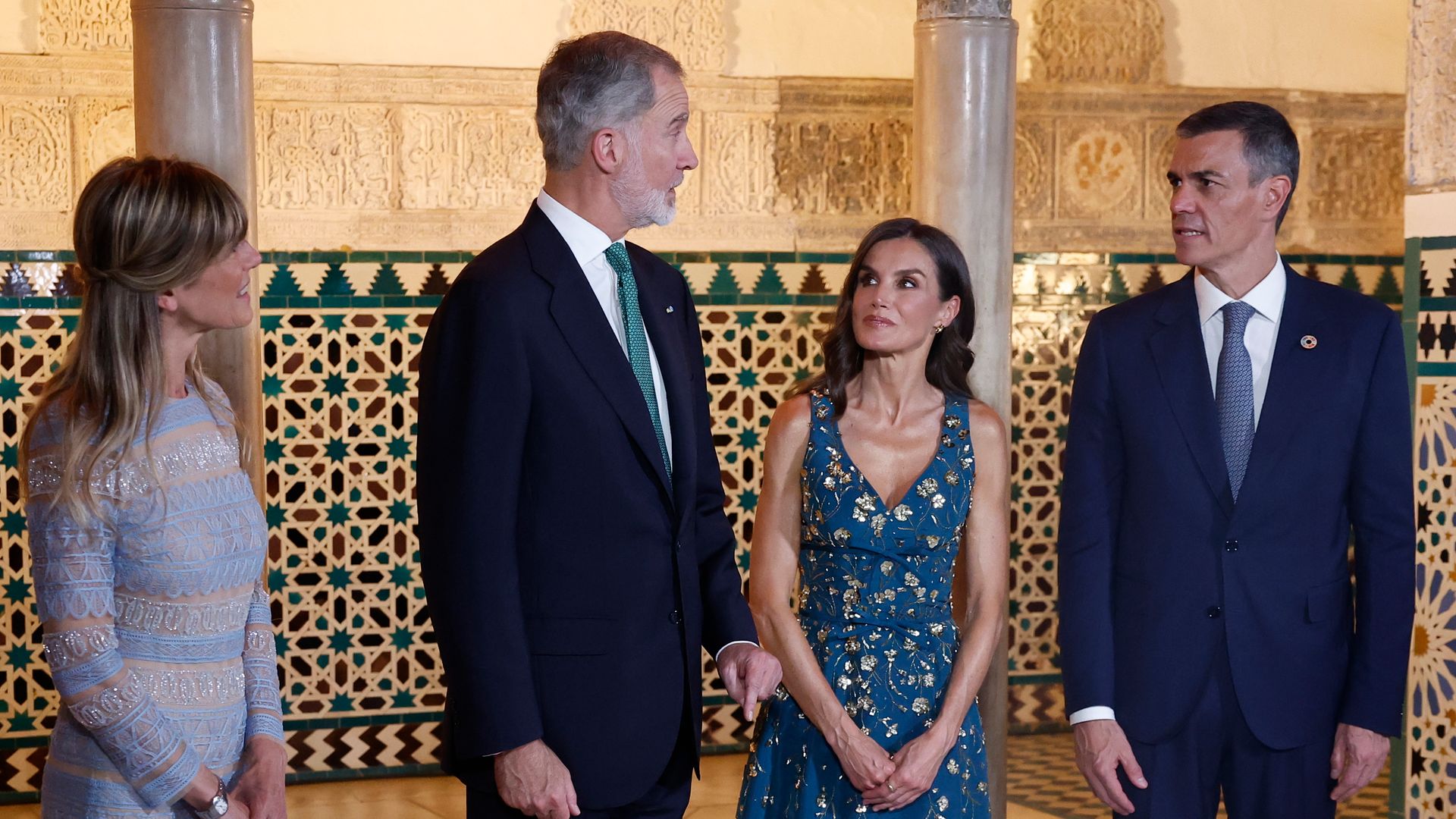 Los errores de protocolo más comentados de la cena de los reyes Felipe y Letizia en Sevilla