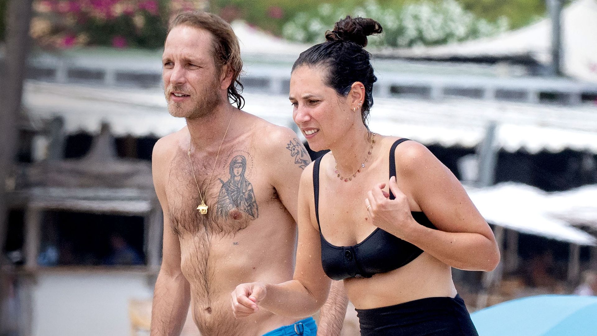 Andrea Casiraghi y Tatiana Santo Domingo en la playa