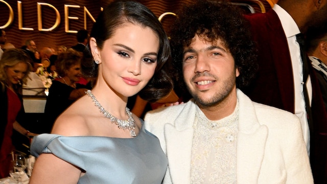 Selena Gomez y Benny Blanco en la 82a. entrega de los Golden Globes 