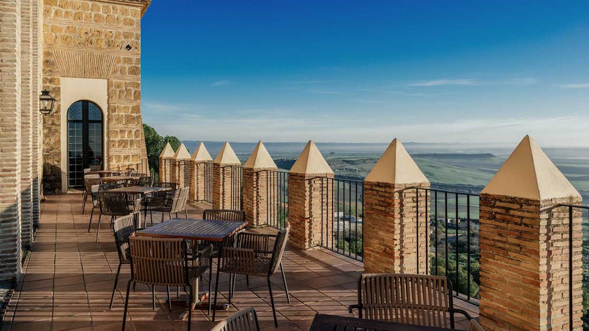 5 Paradores con miradores de ensueño para escaparte esta primavera