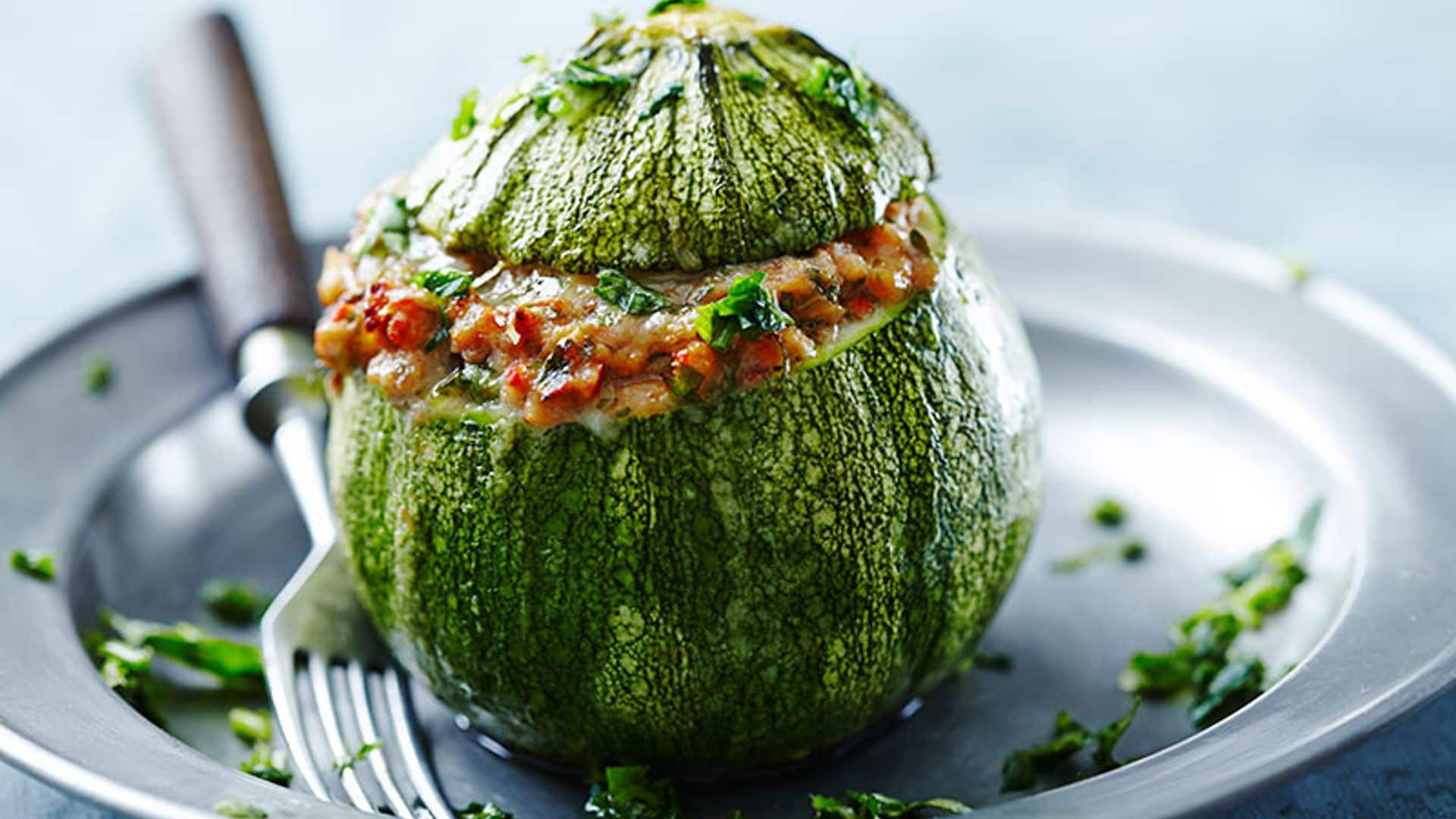 Calabacines rellenos de atún, un plato ligero y muy fácil