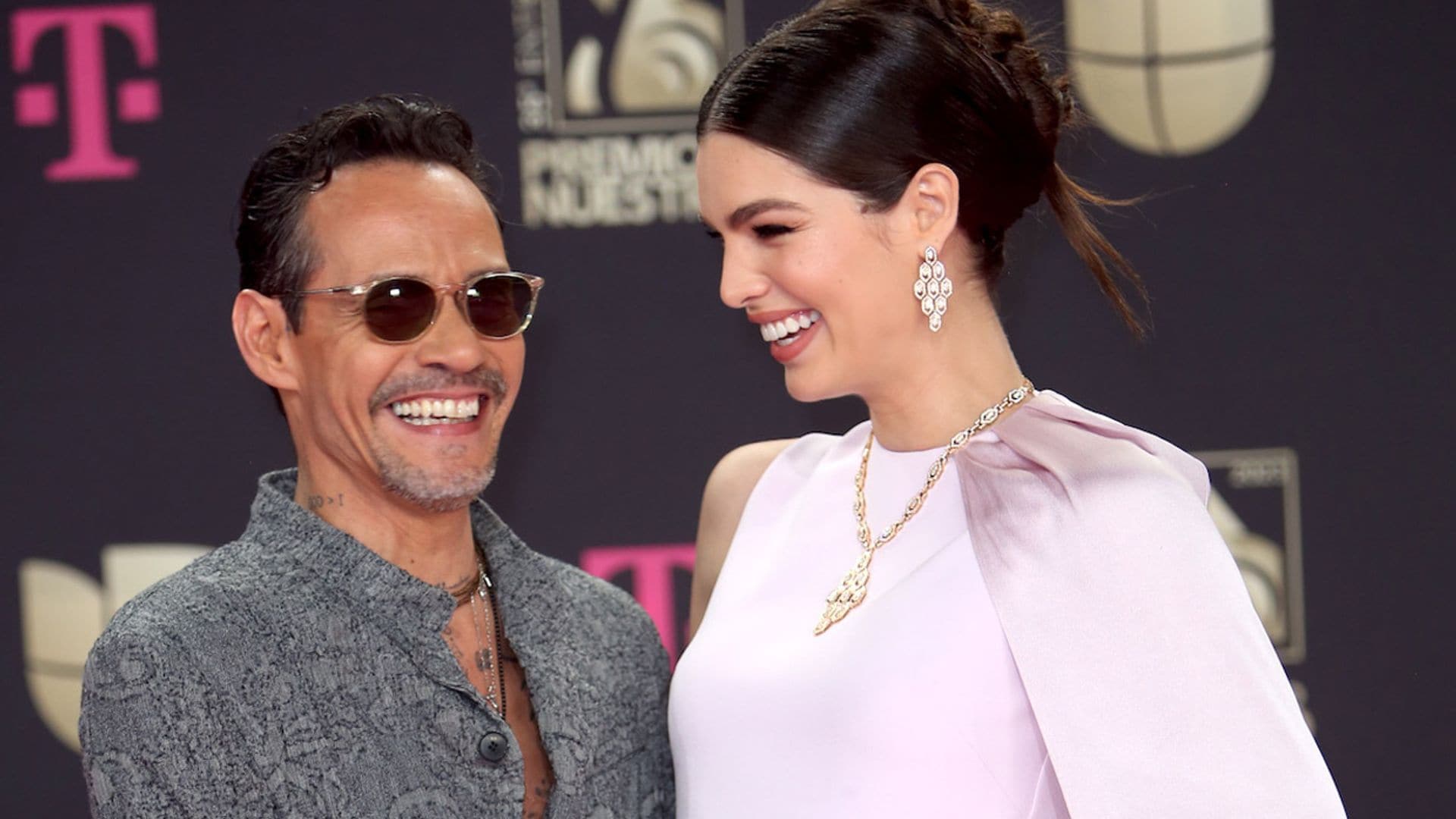Nadia Ferreira presume de curvas premamá en su primera aparición con Marc Anthony tras su boda