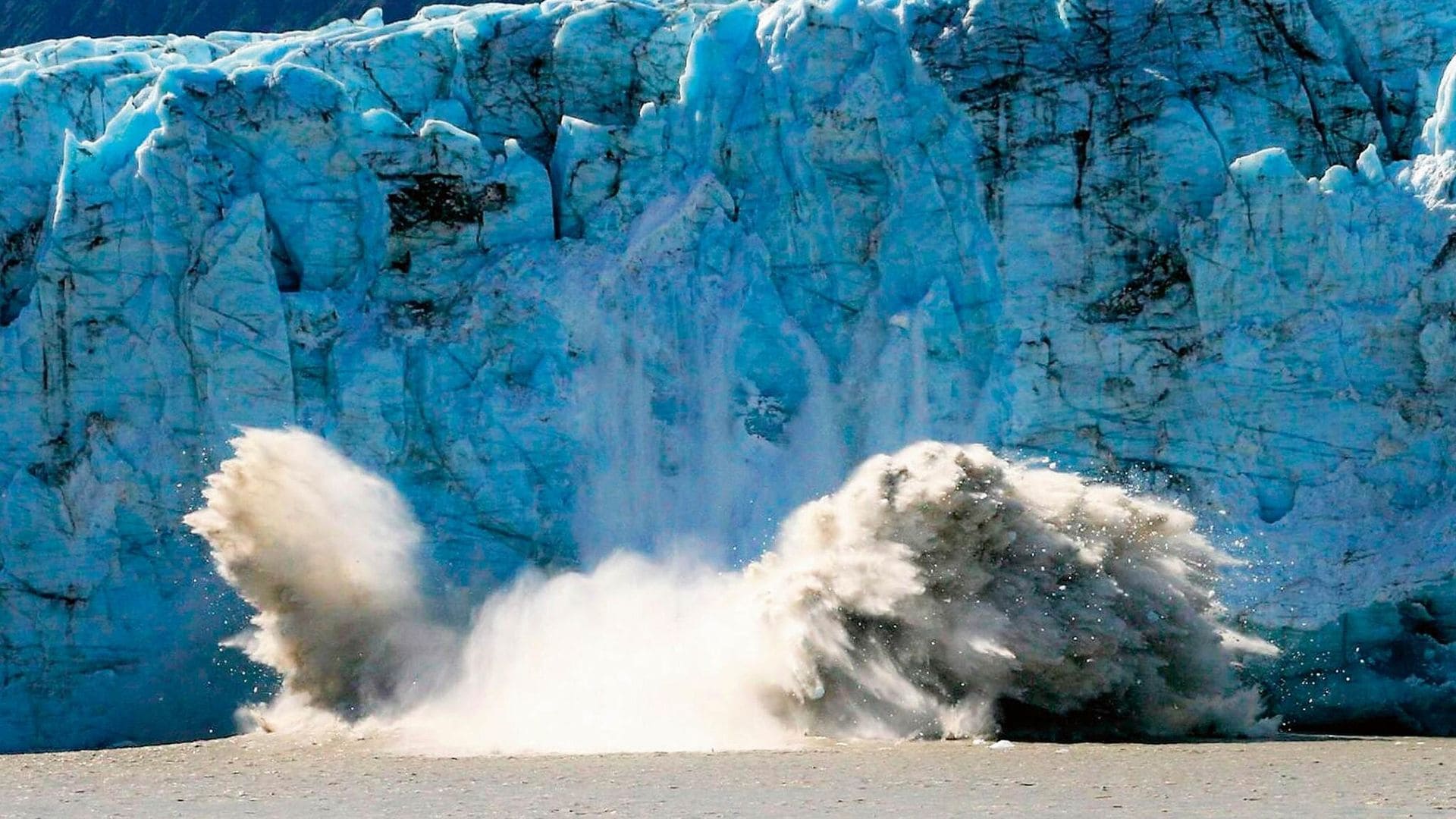 Las temidas olas ‘tsunami’ que solo unos pocos se atreven a surfear
