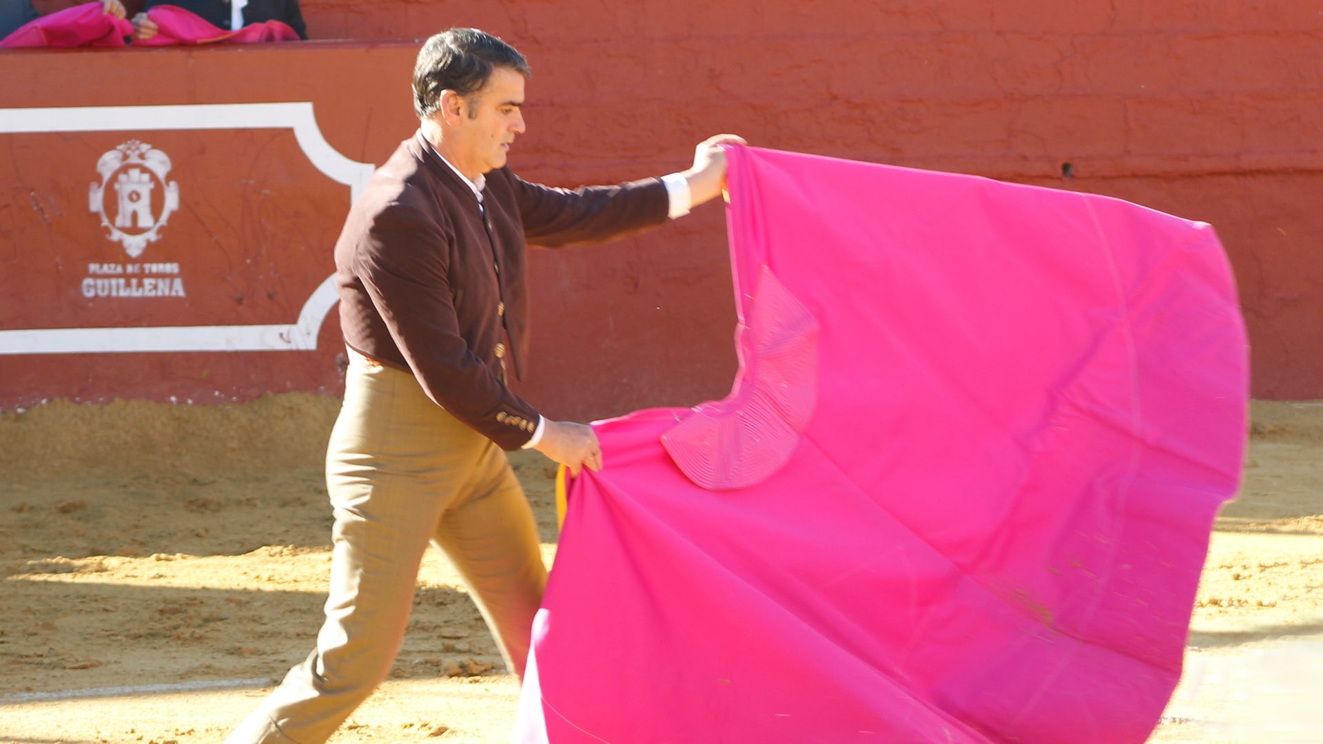 Jesulín de Ubrique durante la corrida benéfica en Guillena, el 22 de febrero de 2026, en Sevilla