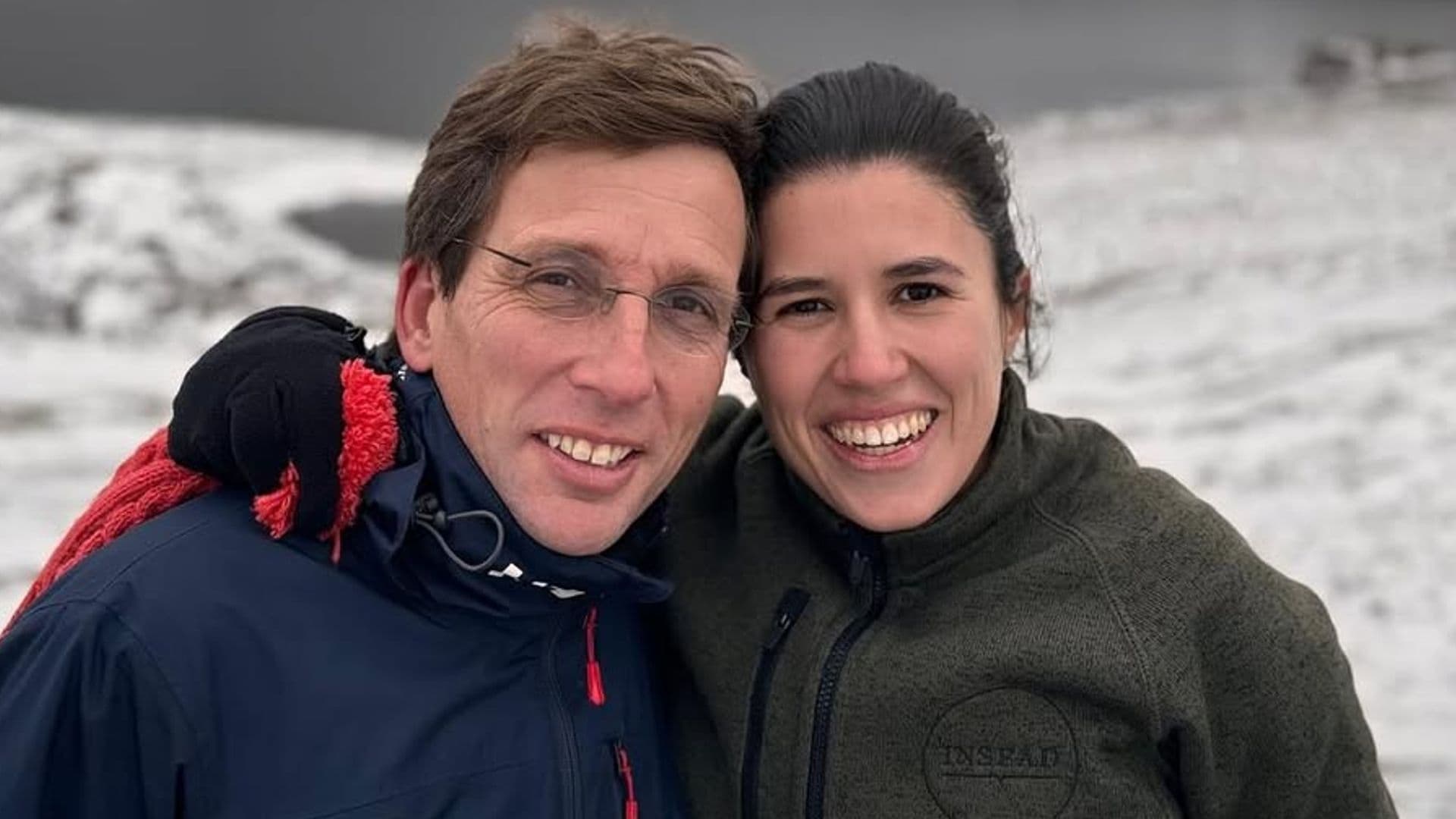 Martínez-Almeida con Teresa Urquijo