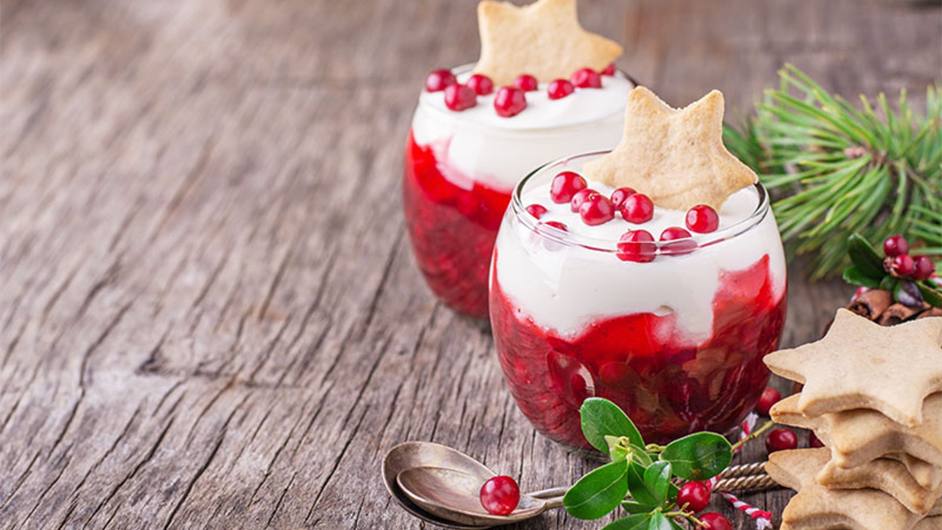 Vasitos de frutos rojos con yogur