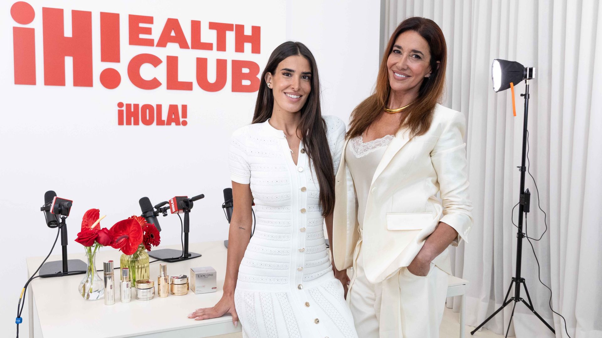 Elsa Anka y Lidia Torrent estrenan el videopodcast de ¡HOLA! hablando de estrés, sueño, nutrición, ejercicio y cómo la soledad envejece