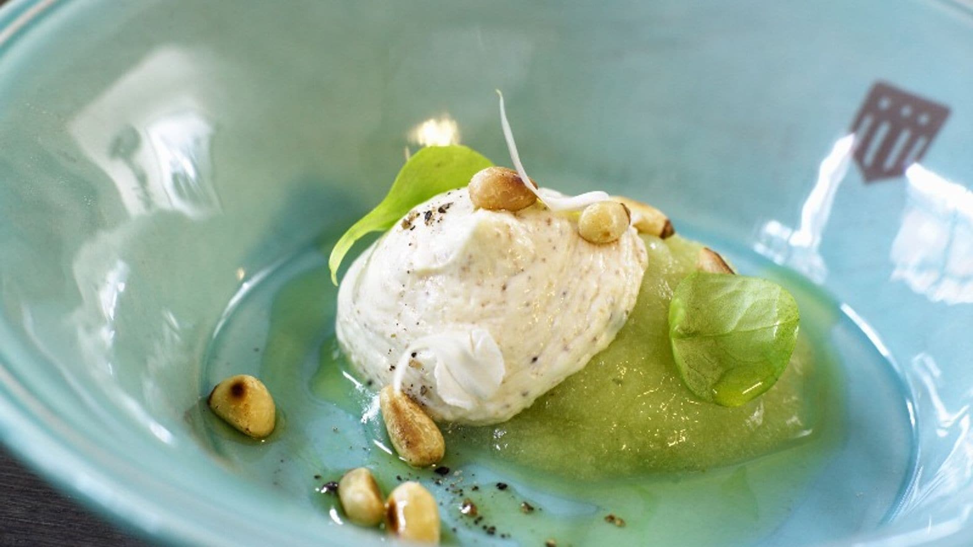 Helado de yogur de oveja con base de pepino