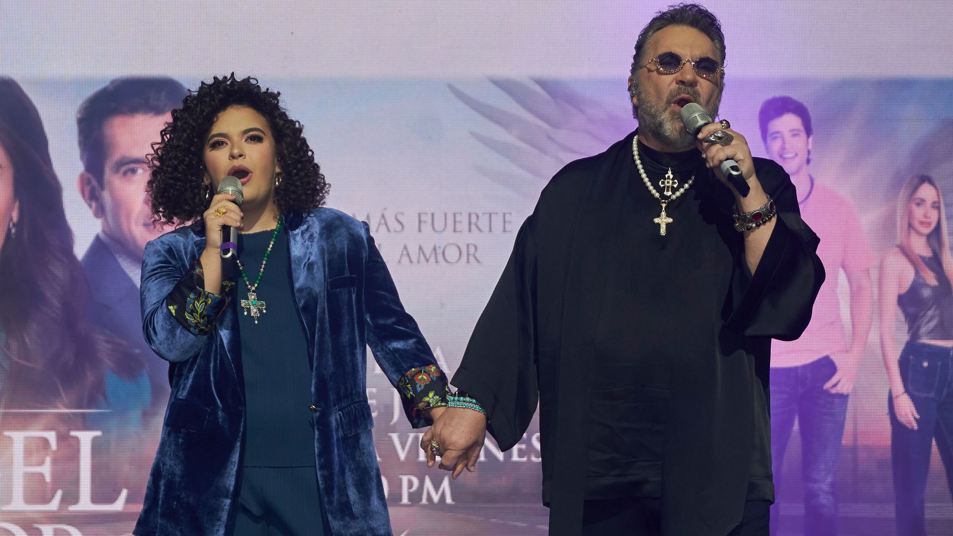 Mijares ya planea producir el disco debut de su hija, Lucerito