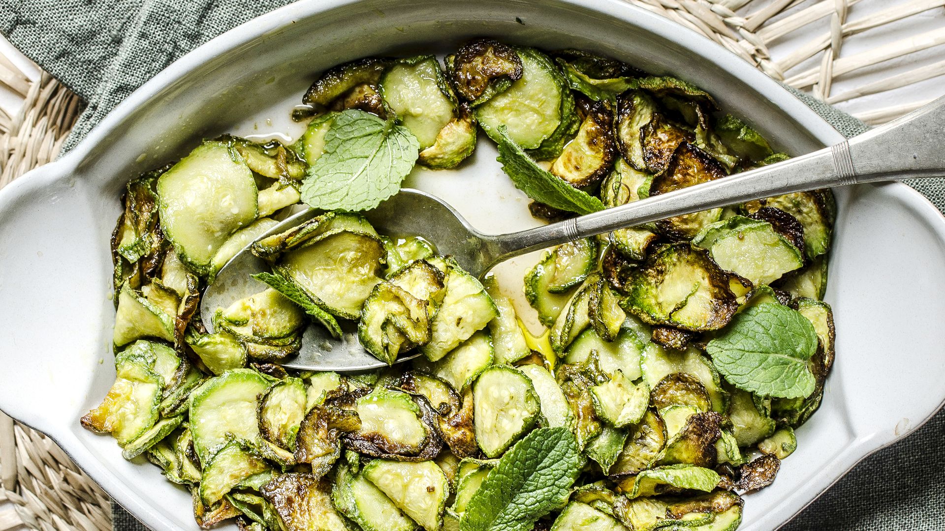 Zucchine alla scapece, receta italiana de calabacines.