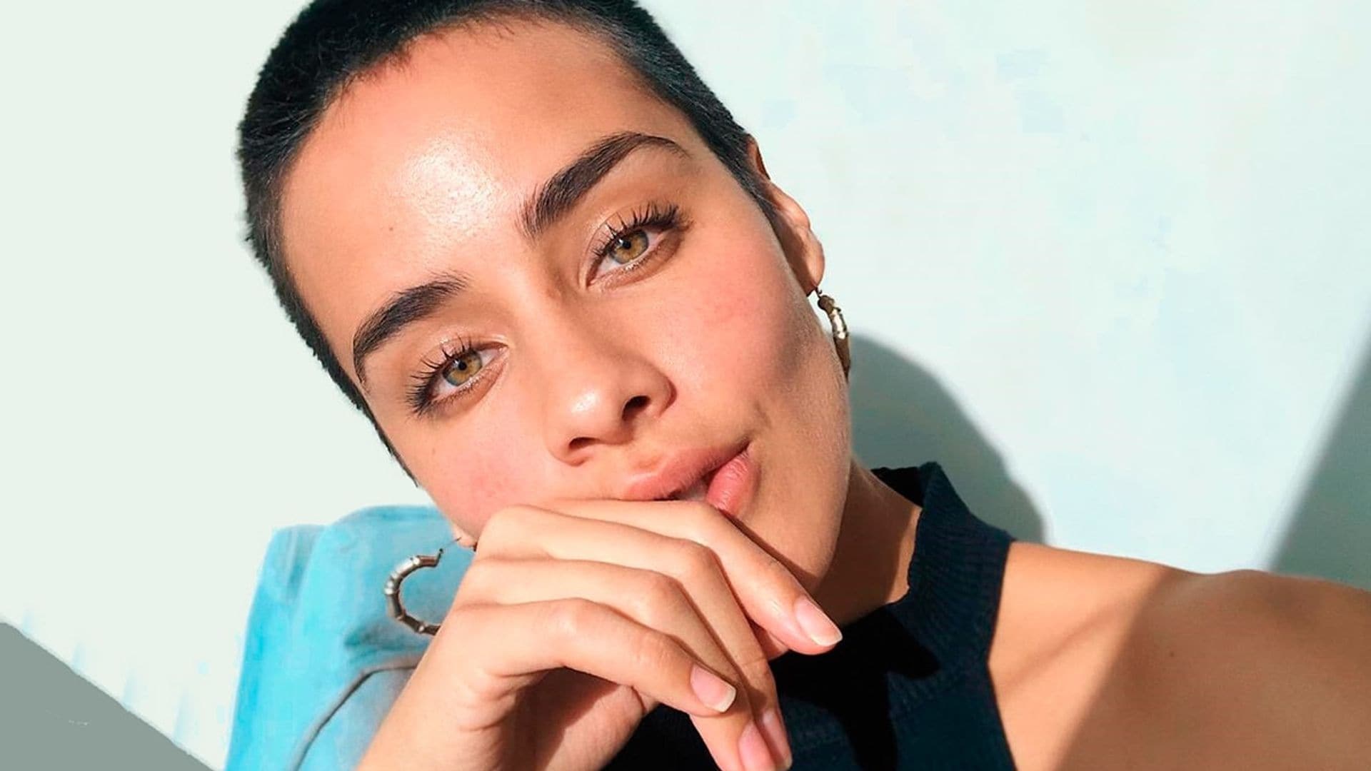 En medio de rumores de ruptura, Esmeralda Pimentel hace las maletas para irse a España
