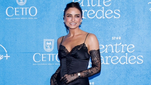 Aislinn Derbez