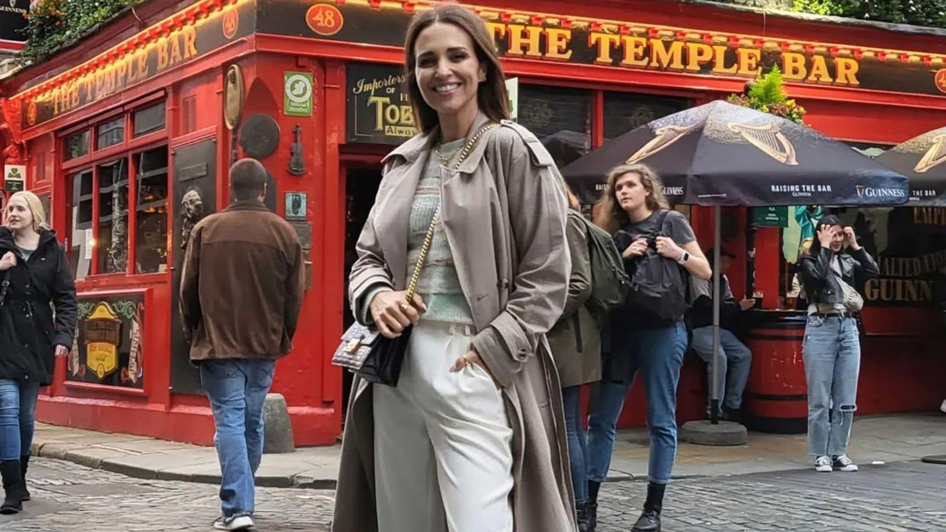 Paula Echevarría recorre Dublín con Daniella antes de volver a rodar