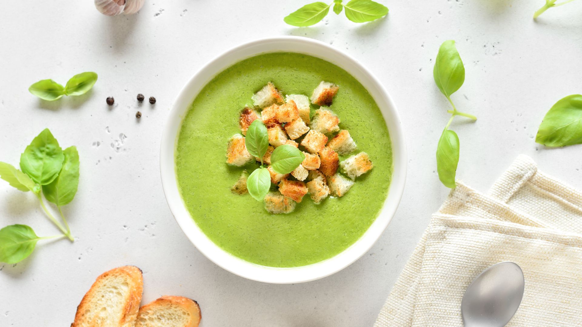 Crema de espinacas con croutons