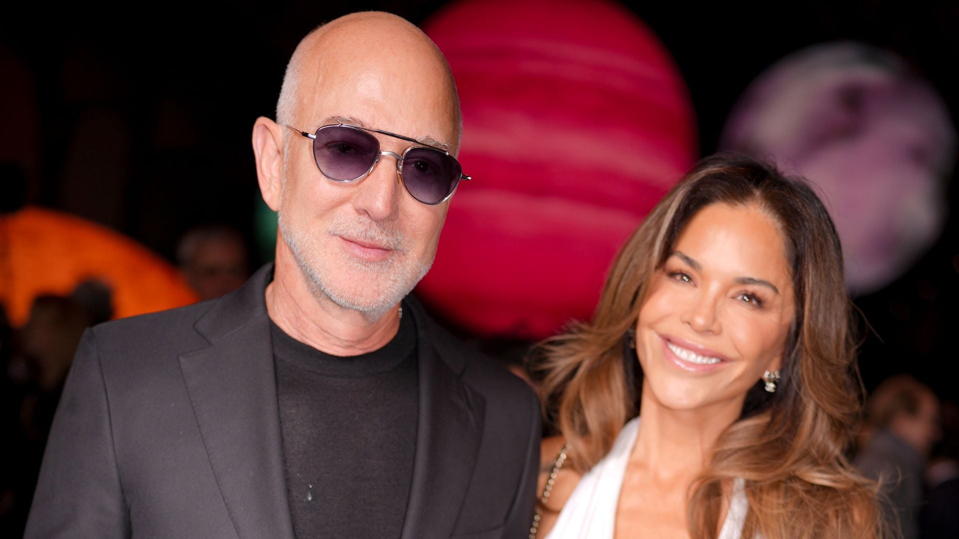 Jeff Bezos y su esposa Lauren Sánchez Bezos.