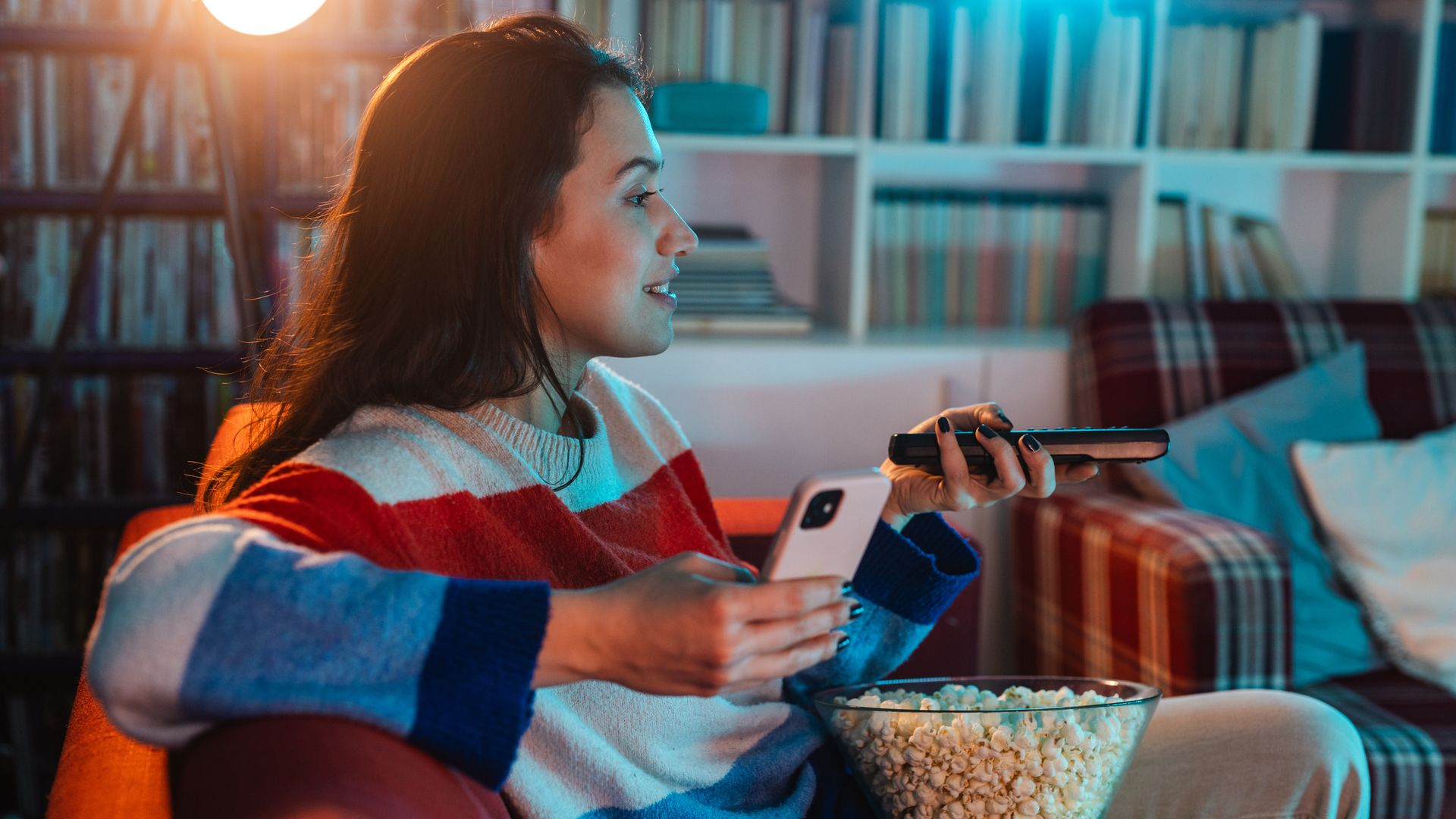 Así es el proyector de cine que necesitas para tus maratones y con el que ahorras 163€ gracias a esta superoferta