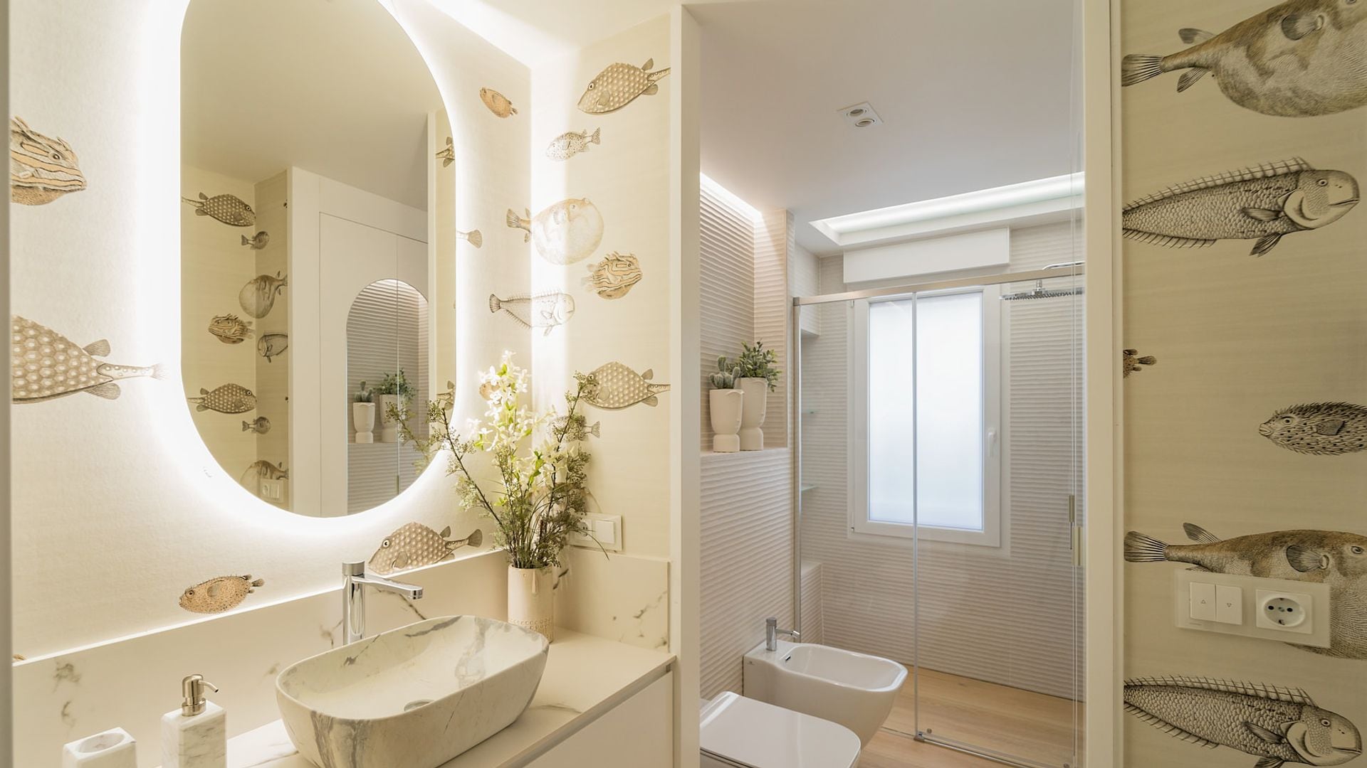 Papel pintado en el baño: 12 ideas geniales e innovadoras para sumarte a una tendencia que está arrasando