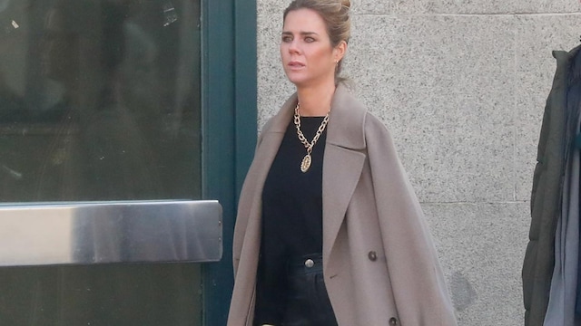 amelia bono pantalones cuero