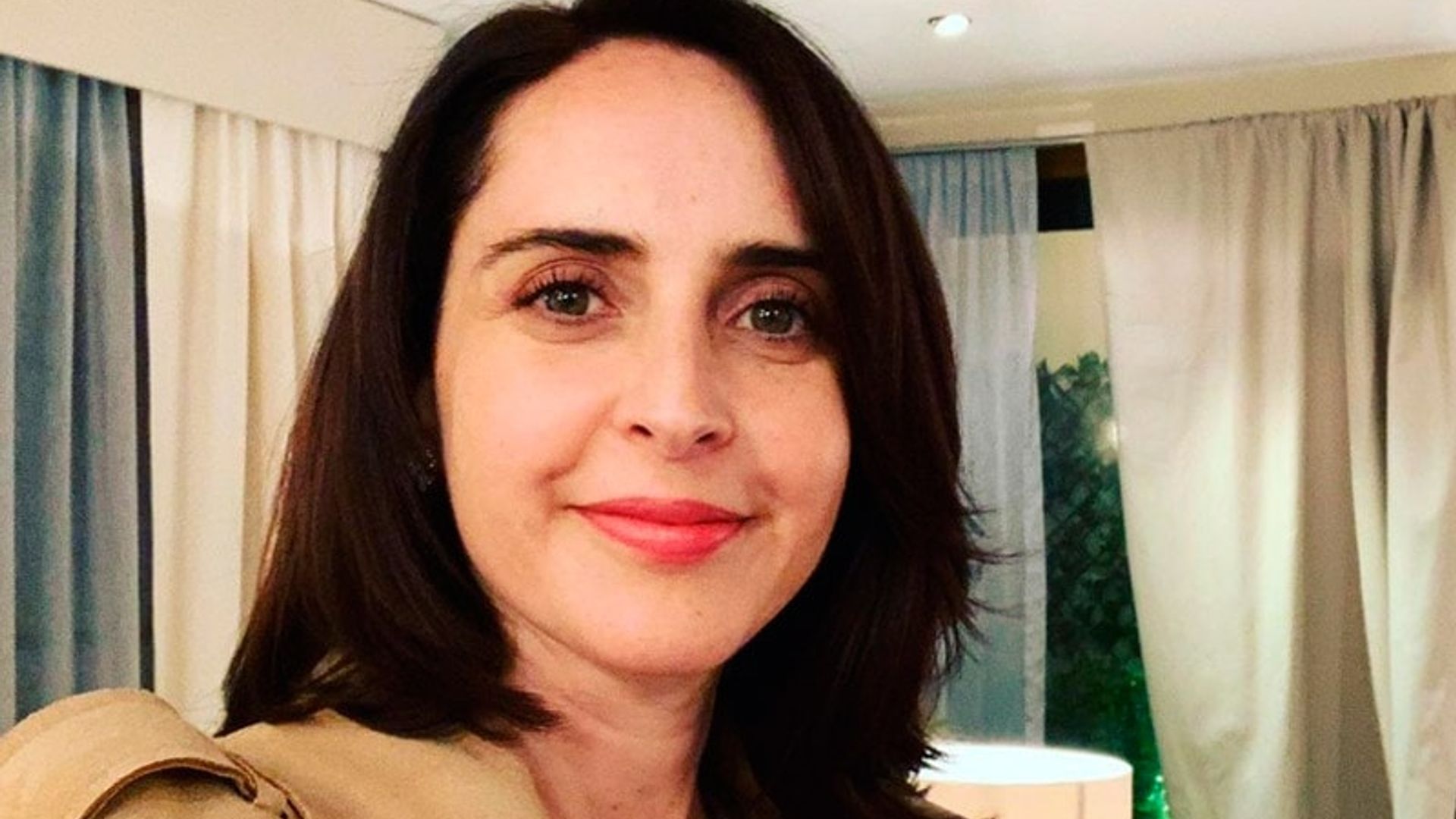De lo más plena, Irán Castillo presume su baby bump: 'Aquí el bebé creciendo'