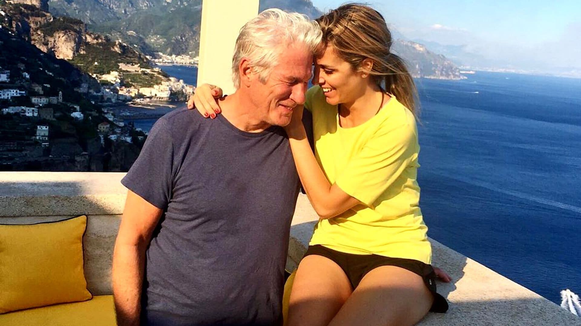 Alejandra Gere comparte una nueva imagen con su marido y sus hijos en sus Navidades más especiales
