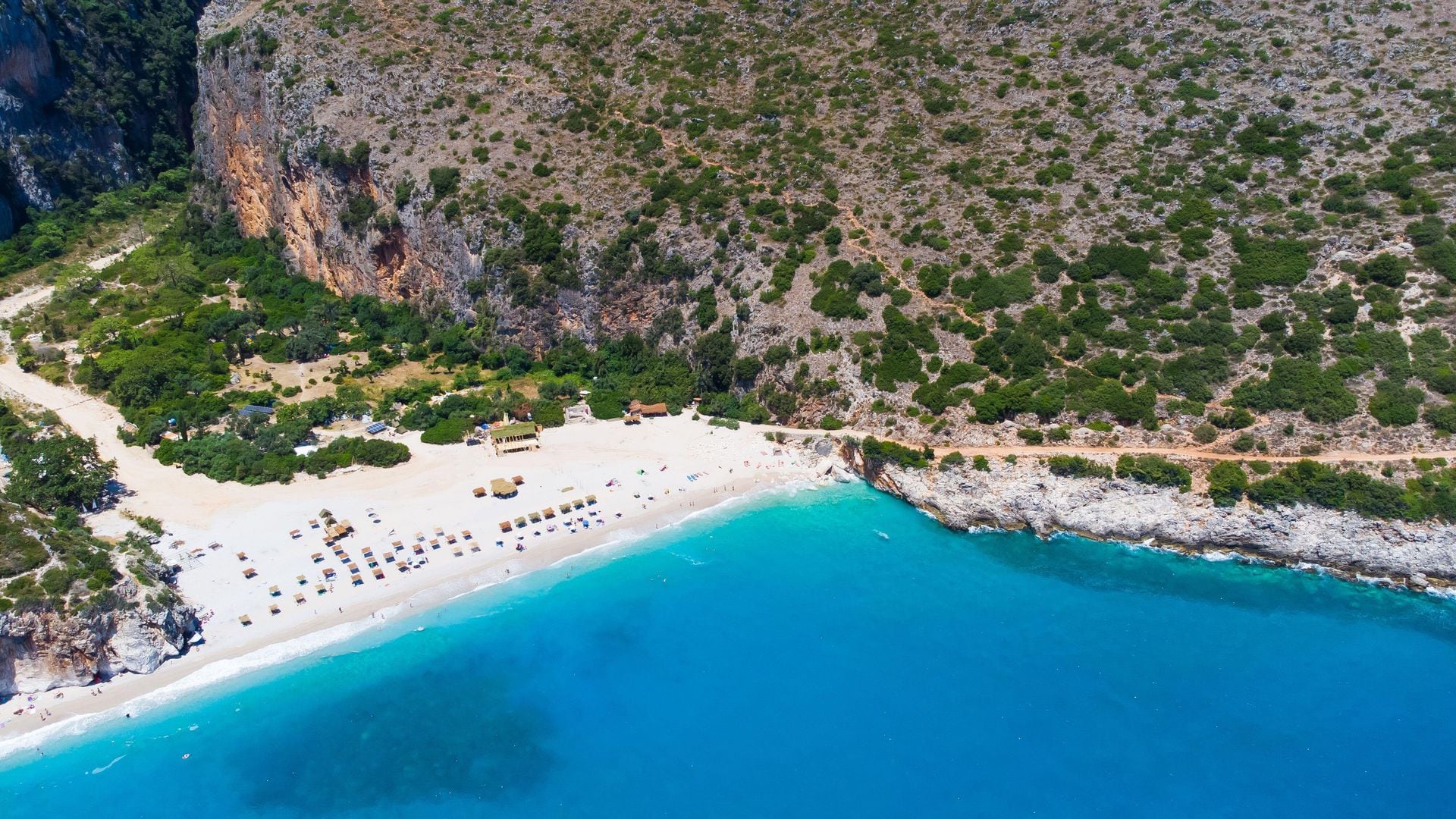 Playa de Gjipe, una de las más famosas de la costa albanesa