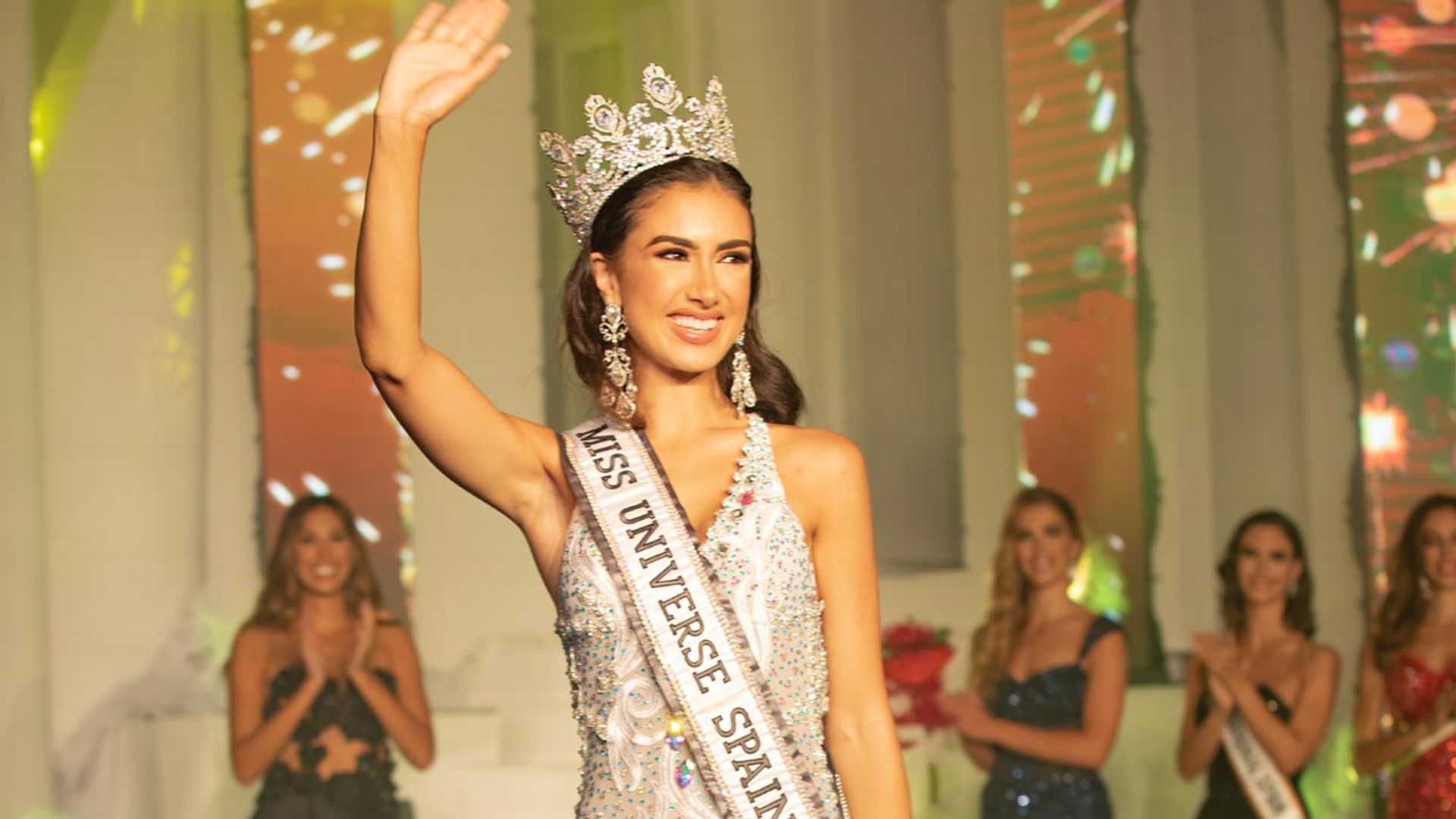La modelo vasca Sarah Loinaz, elegida Miss Universo España 2021 en una gala llena de emociones