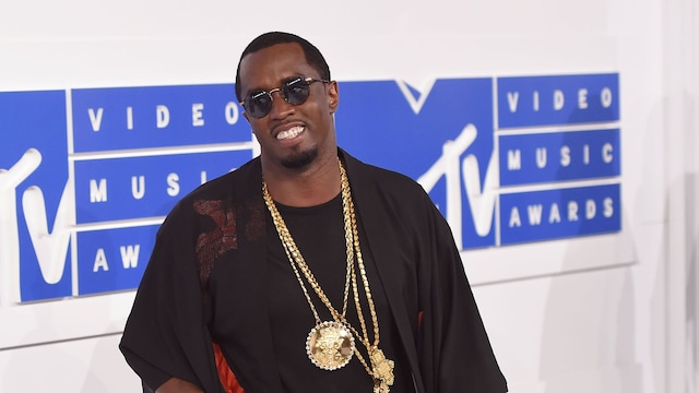 Plano medio de Sean Combs (P Diddy) en los MTV Video Music Awards 2016