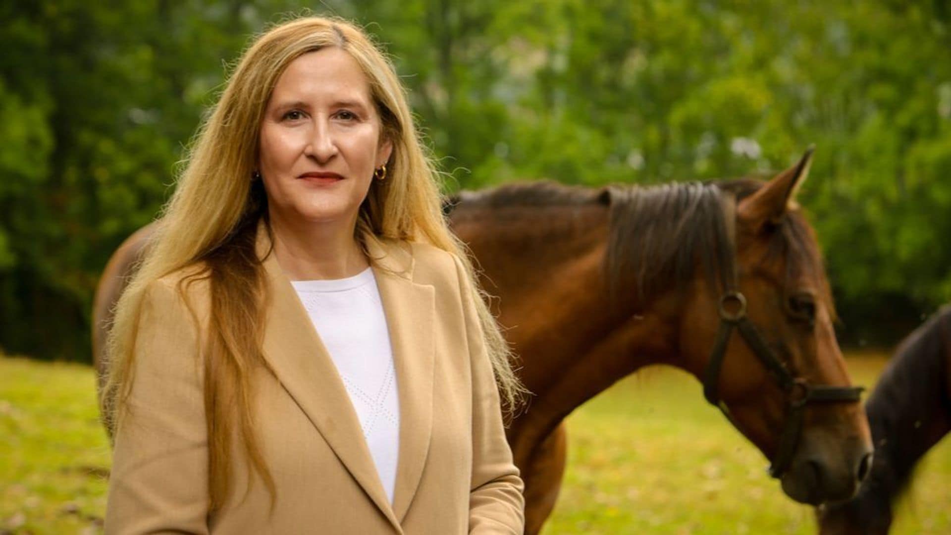 La escritora Luz Gabás