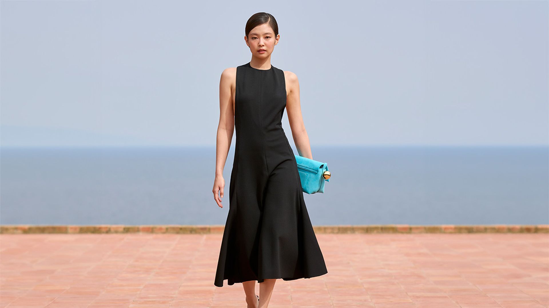 Jacquemus celebra su 15 aniversario en Capri con looks marineros y homenaje a Brigitte Bardot