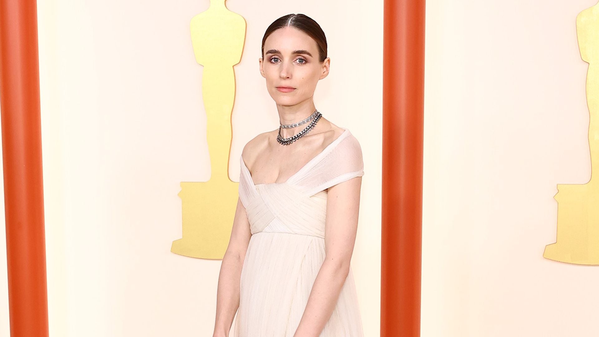 Del 'vintage' de Rooney Mara al diseño princesa de Sofia Carson: los vestidos de novia se apoderan de los Oscar