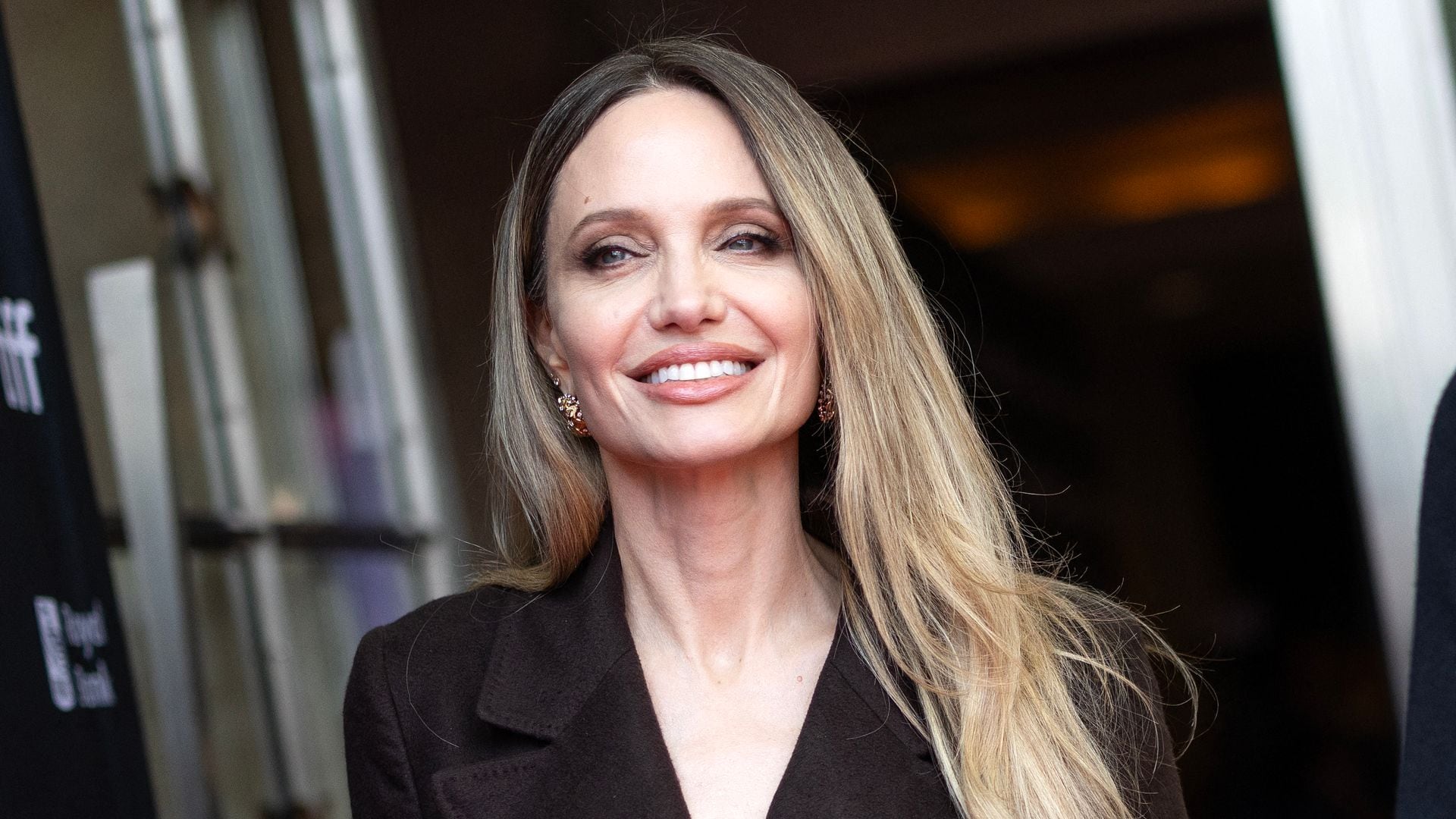 Angelina Jolie, la mamá más orgullosa, habla sobre su hija Zahara en su año final de la universidad