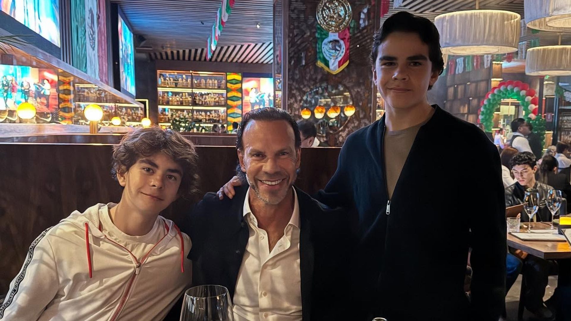 Zague con sus hijos, Leonardo y Paulo
