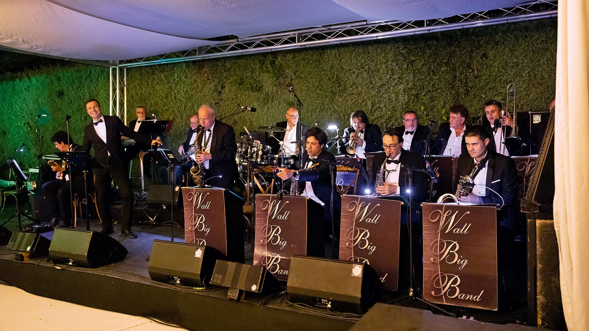 HOLA 4174 DAVID SUMMERS BANDA DE LA BODA