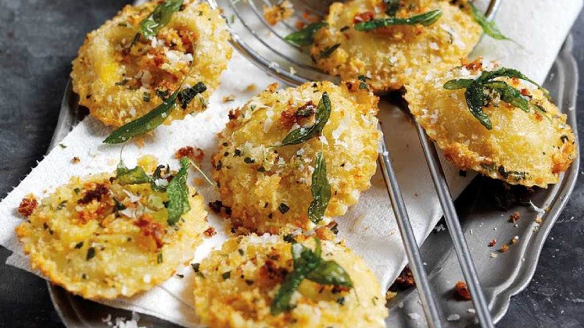 Raviolis crujientes de Parmigiano Reggiano y salvia