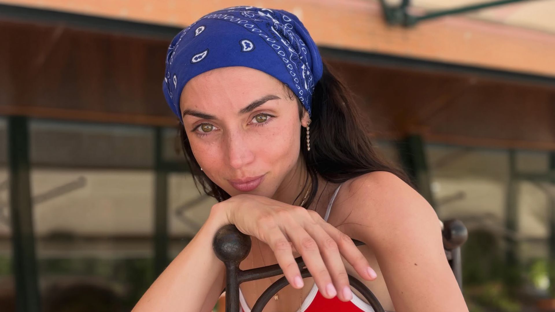 Ana de Armas de vacaciones en bikini