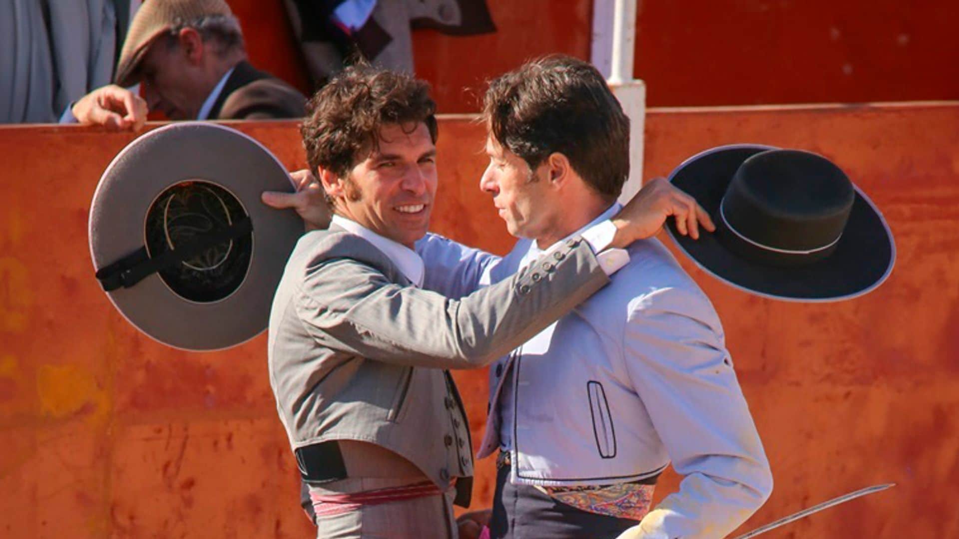 El reencuentro más emocionante: Cayetano y Canales Rivera, juntos en el homenaje a Paquirri