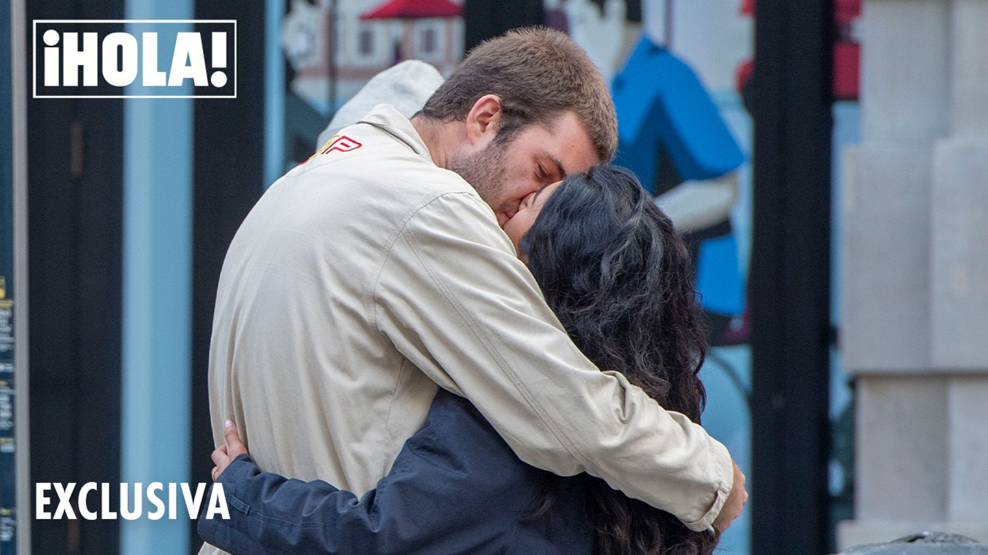 EXCLUSIVA. Juan Urdangarin tiene novia: descubrimos las fotos de su historia de amor con Sophia, su misteriosa compañera canadiense