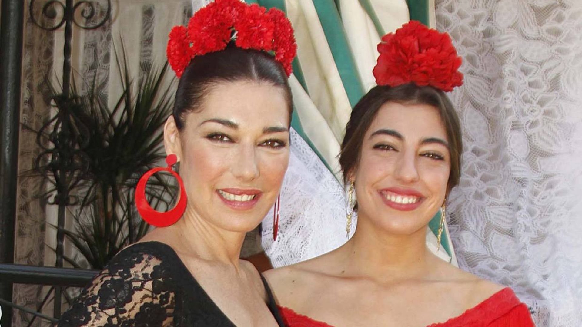 Con baile y un poco de magia: Raquel Revuelta y su hija celebran la Feria de Abril en casa