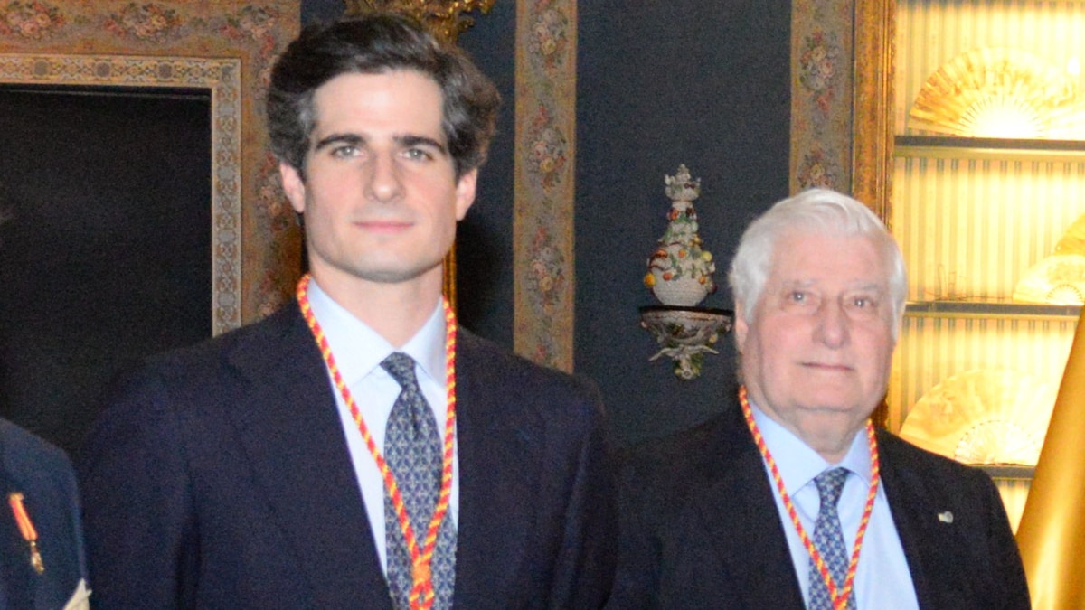 El Duque de Alba conecta con su historia: el último reconocimiento que acaba de recibir con Fernando Fitz-James y Sofía Palazuelo como testigos