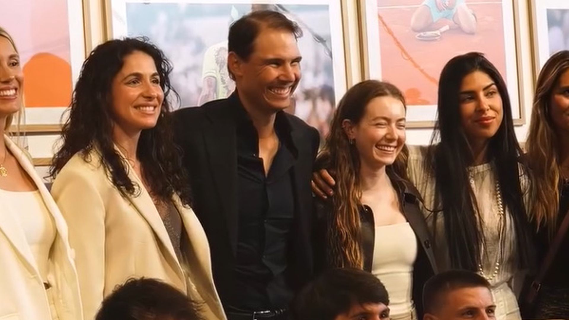 'Bienvenido a casa, Rafa': así recibió París al ídolo con su mujer e ...