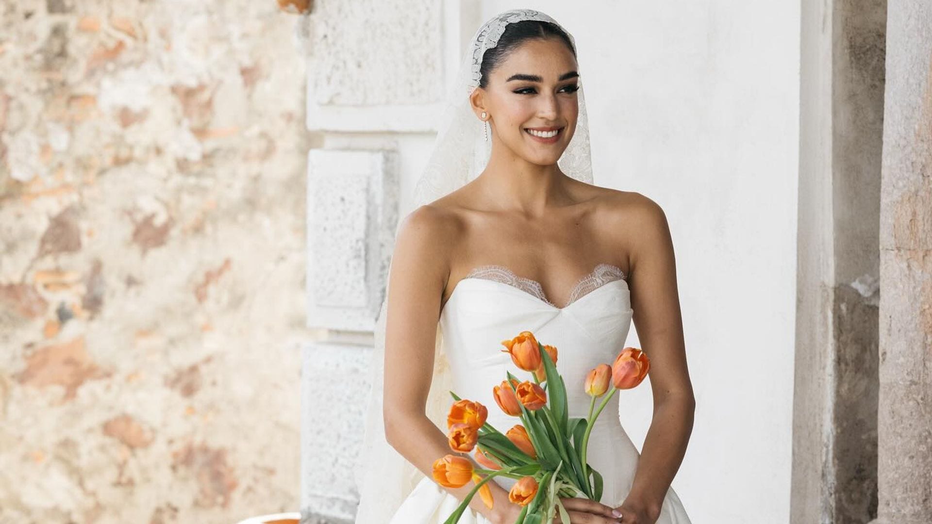 Ramo de novia de tulipanes naranja Ale Capetillo
