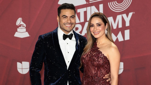 Carlos Rivera y Cynthia Rodríguez en la 25 edición de los Premios Grammy Latinos