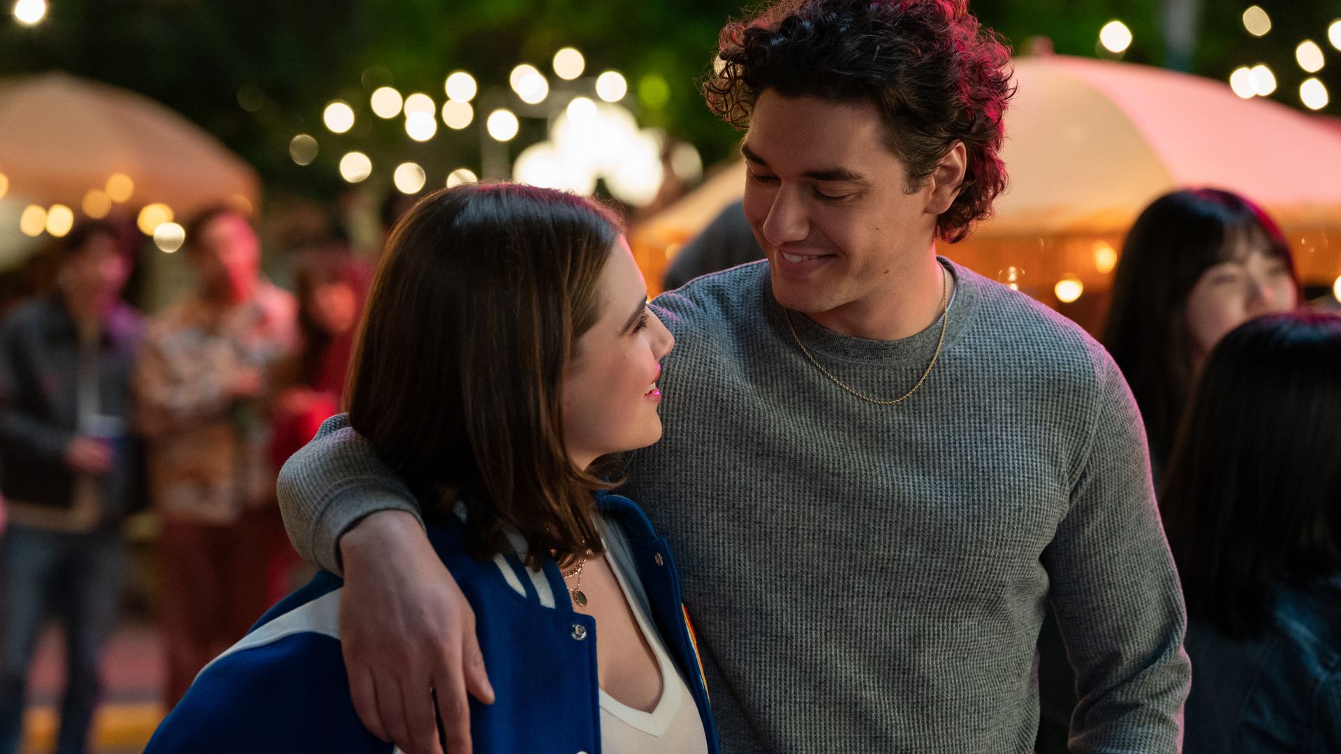 Si ya has devorado 'Off-Campus', estas 7 series de romances juveniles serán tu nueva obsesión